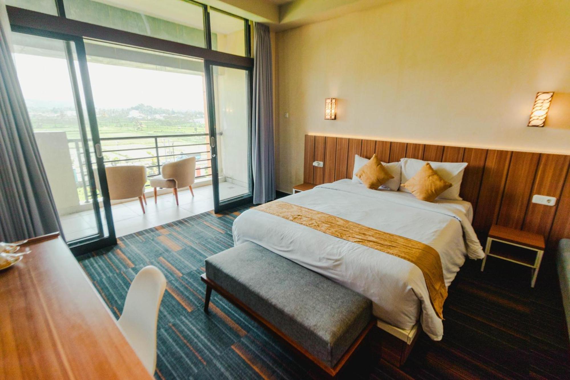 De Balen Soultan Hotel Puyung Exterior photo