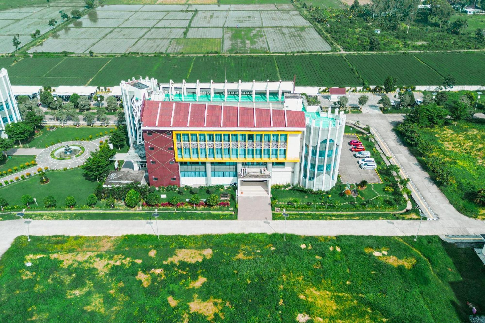 De Balen Soultan Hotel Puyung Exterior photo