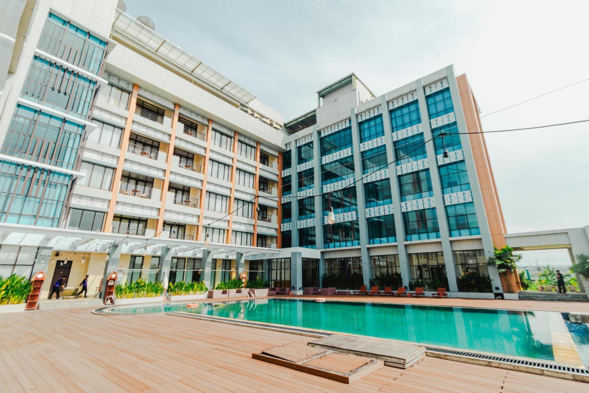 De Balen Soultan Hotel Puyung Exterior photo
